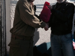 ben-hands-soldier-a-package